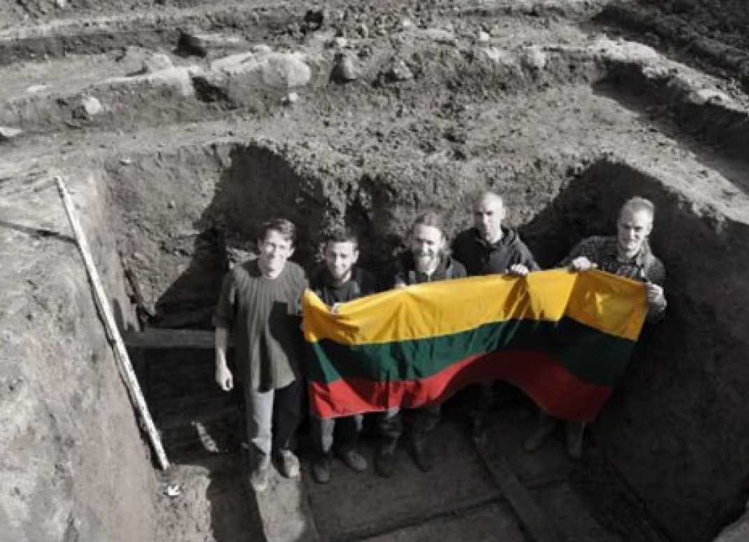 Lietuvos gyventojų genocido ir rezistencijos tyrimų centras (LGGRTC) surengė archeologinę ekspediciją, kurios metu buvo atkastas Lietuvos partizanų bunkeris – „Prisikėlimo“ apygardos vadavietė