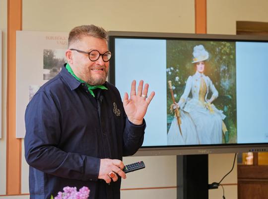Burbiškio dvare į vasaros mados pasaulį kvietė Aleksandras Vasiljevas