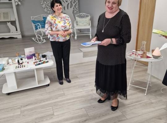 Biblioteka pakvipo magiškais eterinių aliejų kvapais