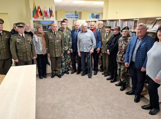 Bibliotekoje pristatyta paroda „Lietuvos Nepriklausomybės gynėjų keliais“