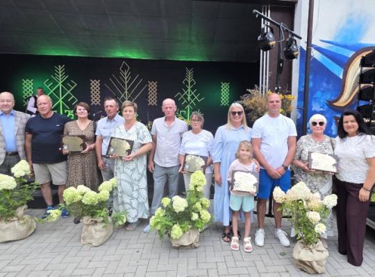 Šeduvoje nuaidėjo 26-asis liaudiškos muzikos festivalis „Žolinės vainikas“