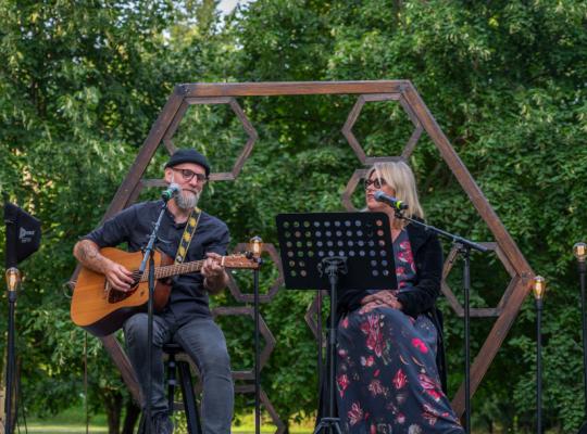 Liepų pavėsyje – medaus, muzikos ir bendrystės kupinas „Bičkopis“