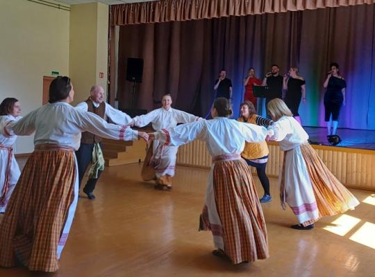 Pociūnėliuose – koncertas „Šokis ir daina vienija tautas“