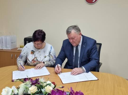Pasirašyta bendradarbiavimo sutartis su Pabėgėlių priėmimo centru