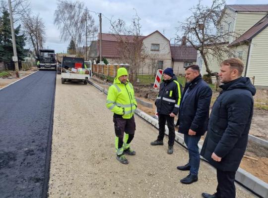 Radviliškio miesto J. Basanavičiaus gatvėje asfalto danga bus paklota dar šiemet
