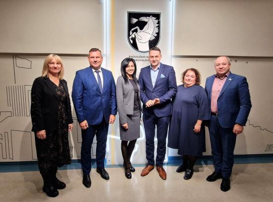 Radviliškyje viešėjo Šiaulių prekybos, pramonės ir amatų rūmų vadovai
