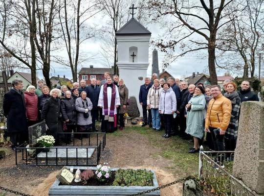 Atkurtas ir pašventintas Radviliškio klebono, Žemaitijos garbės kanauninko, kunigaikščio Dominyko Giedraičio paminklas