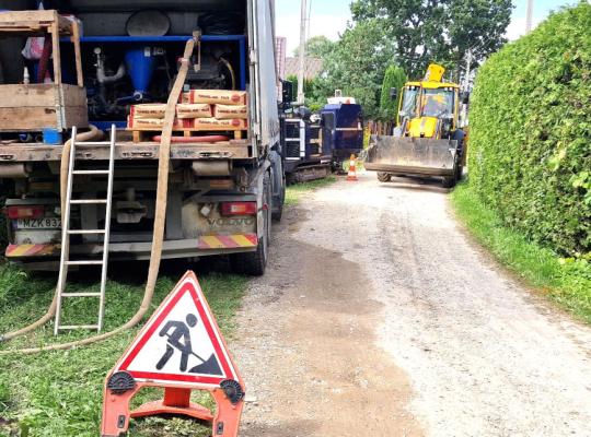 Darbų tempas didėja: Radviliškio rajone tiesiami nauji vandens ir nuotekų tinklai
