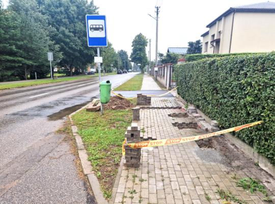 Radviliškyje atnaujinamos autobusų stotelės – bus patogiau laukti autobuso