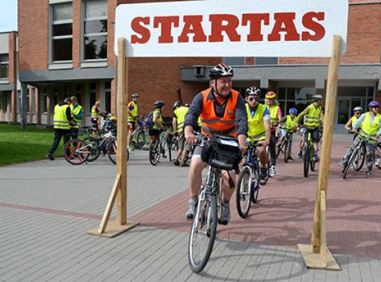 Piliakalnių metais dviratininkai aplankė Radviliškio rajono piliakalnius