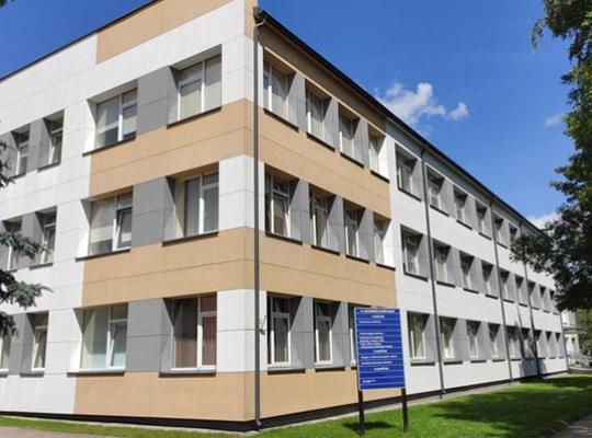 Radviliškio rajono savivaldybės administracija, viešo nuomos konkurso būdu išnuomoja  patalpas, esančias konsultacinės ligoninės pastato III aukšte
