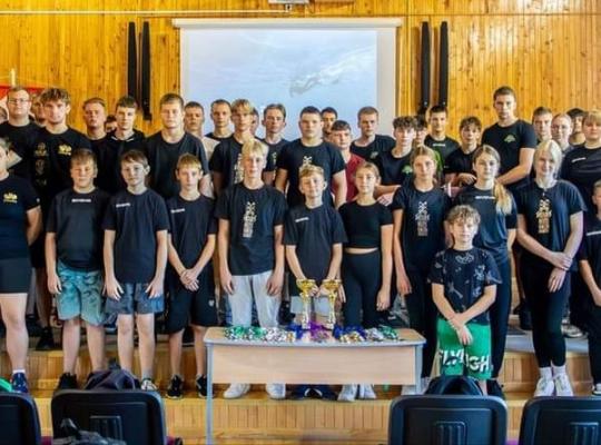 Rankų lenkimo turnyras Baisogaloje