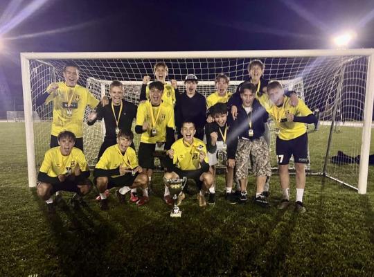 Vienuoliktasis naktinio futbolo turnyras Radviliškyje pažymėtas rekordu