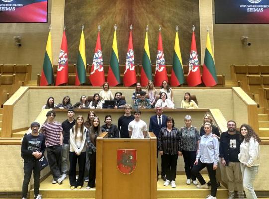 Mokykla, jungianti Europą: tarptautinė savaitė Radviliškio Lizdeikos gimnazijoje