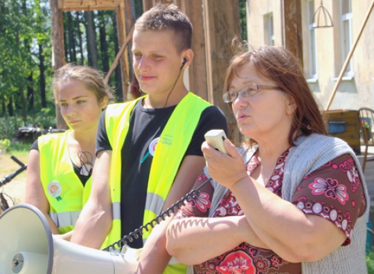 Žygeiviai prie Radvilonių dvaro klausėsi pasakojimo apie čia pasirodančius vaiduoklius