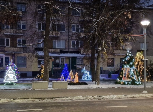 Kalėdinių eglučių alėja